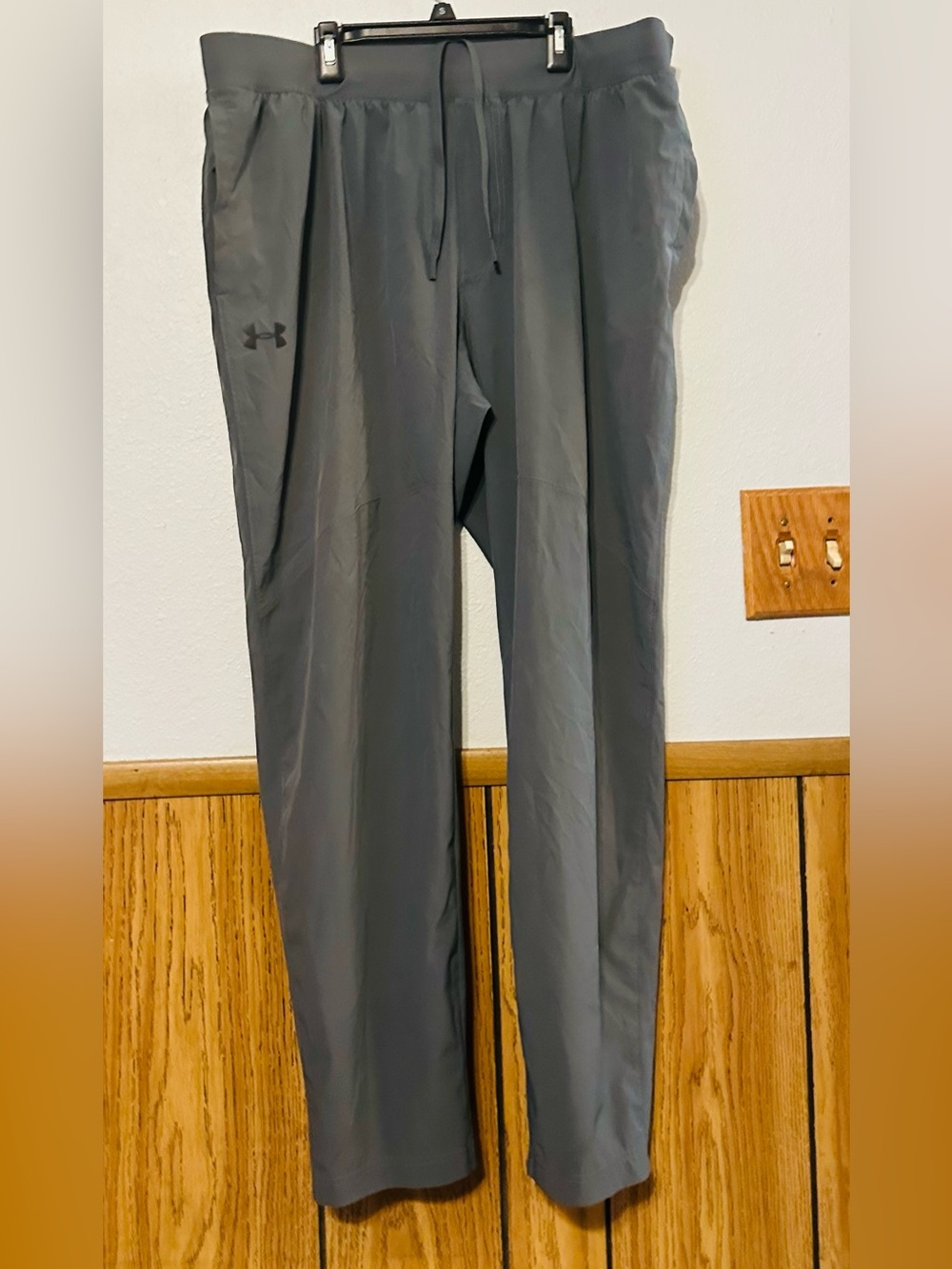 Under Armour Men's XXL Gray Athletic Pants